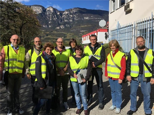 Die Bereitschaftsgruppe Chemie der Landesagentur für Umwelt. Von links: Flavio Ruffini, Giulio Angelucci, Gabriella Osti, Flavio Ciesa, Marlene Hölzl, Daniela Ceccon, Christian Bachmann, Fiorenza Fogale und Andreas Lotz (Foto: Umweltagentur)