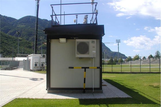 La stazione di misura della rete fissa di monitoraggio della qualità dell’aria a Laives (Foto: Agenzia provinciale per l'ambiente)