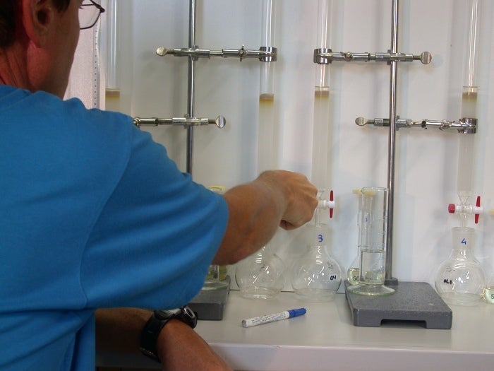 Analysen von Frittierfett (Foto: Landesagentur für Umwelt und Klimaschutz)