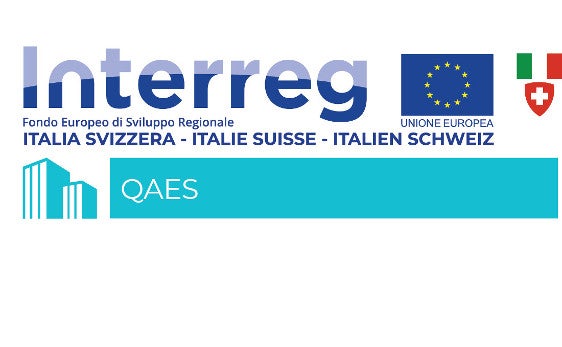 Logo del progetto europeo QAES, cofinanziato dal programma Cooperazione Interreg Italia–Svizzera 2014-2020 (Fonte: www.qaes.it)