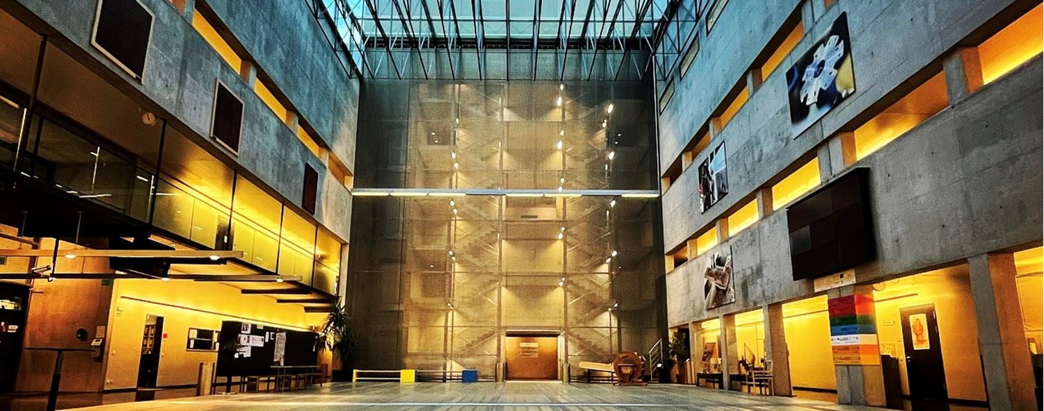 Eingangshalle LBS Bozen