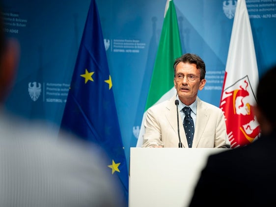 “Abbiamo osservato con attenzione i dati attuali, per comprendere quale sia lo stato del nostro sistema, in particolare per la città di Bolzano, dove gli spazi e l’organizzazione, soprattutto al primo ciclo, richiedono sempre molta attenzione”, spiega il sovrintendente scolastico Vincenzo Gullotta. (Foto: USP/Fabio Brucculeri)