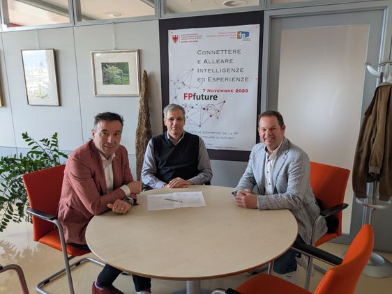 Il Direttore Lvh/Apa Walter Pöhl, il direttore provinciale della formazione prof. Giuseppe Delpero e il Vicepresidente Lvh/Apa Hannes Mussak