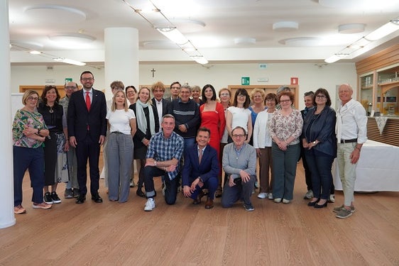 I 25 pensionati dal 01/09/2025, che hanno partecipato al saluto offerto dalla Scuola Ritz. 