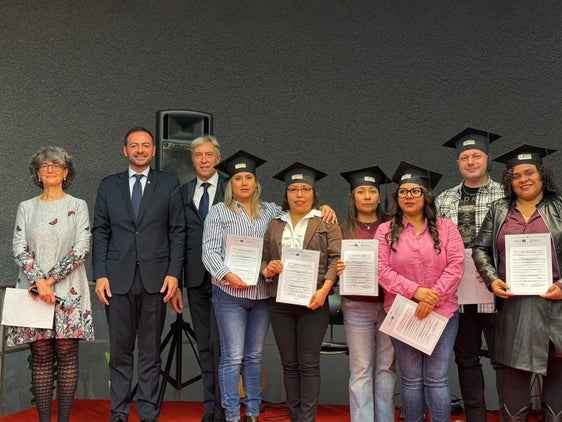 Alcuni diplomati con l'Assessore Galateo e il direttore Conci 