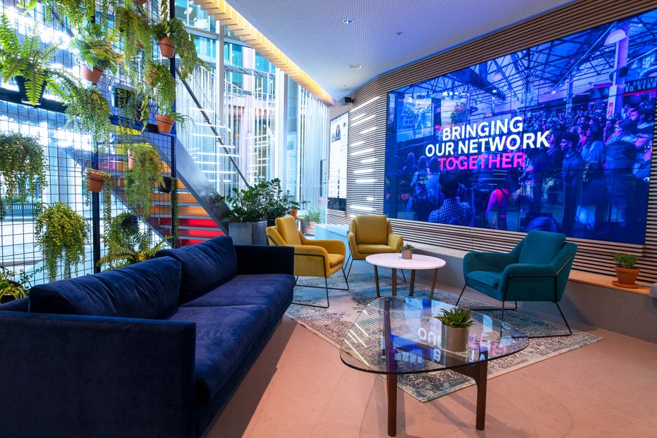 Article card header image