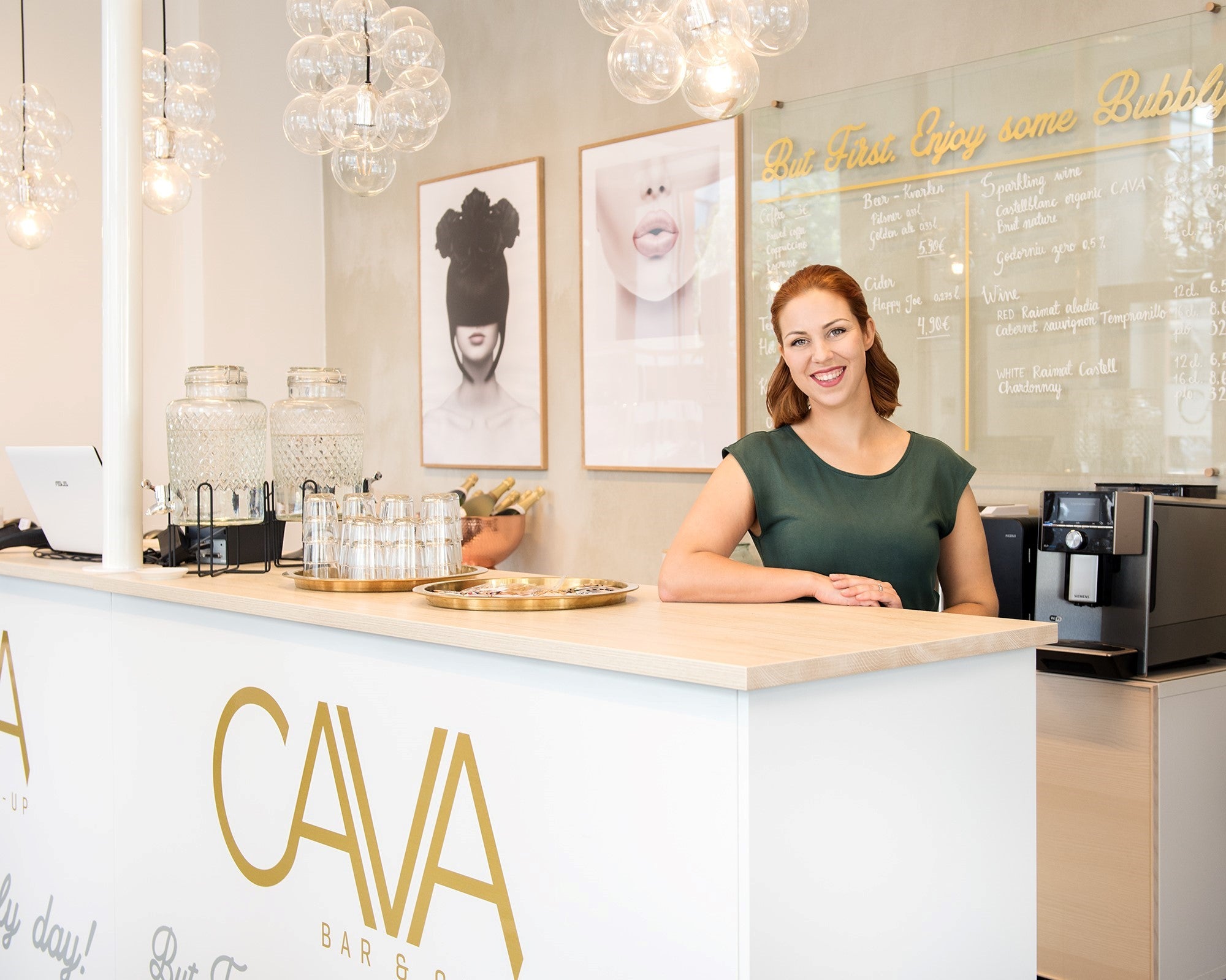 Kampaamoyrittäjä Niina Räsänen