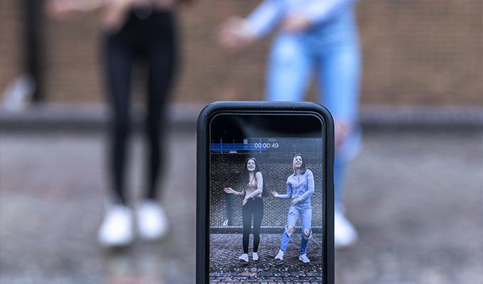 Article card header image