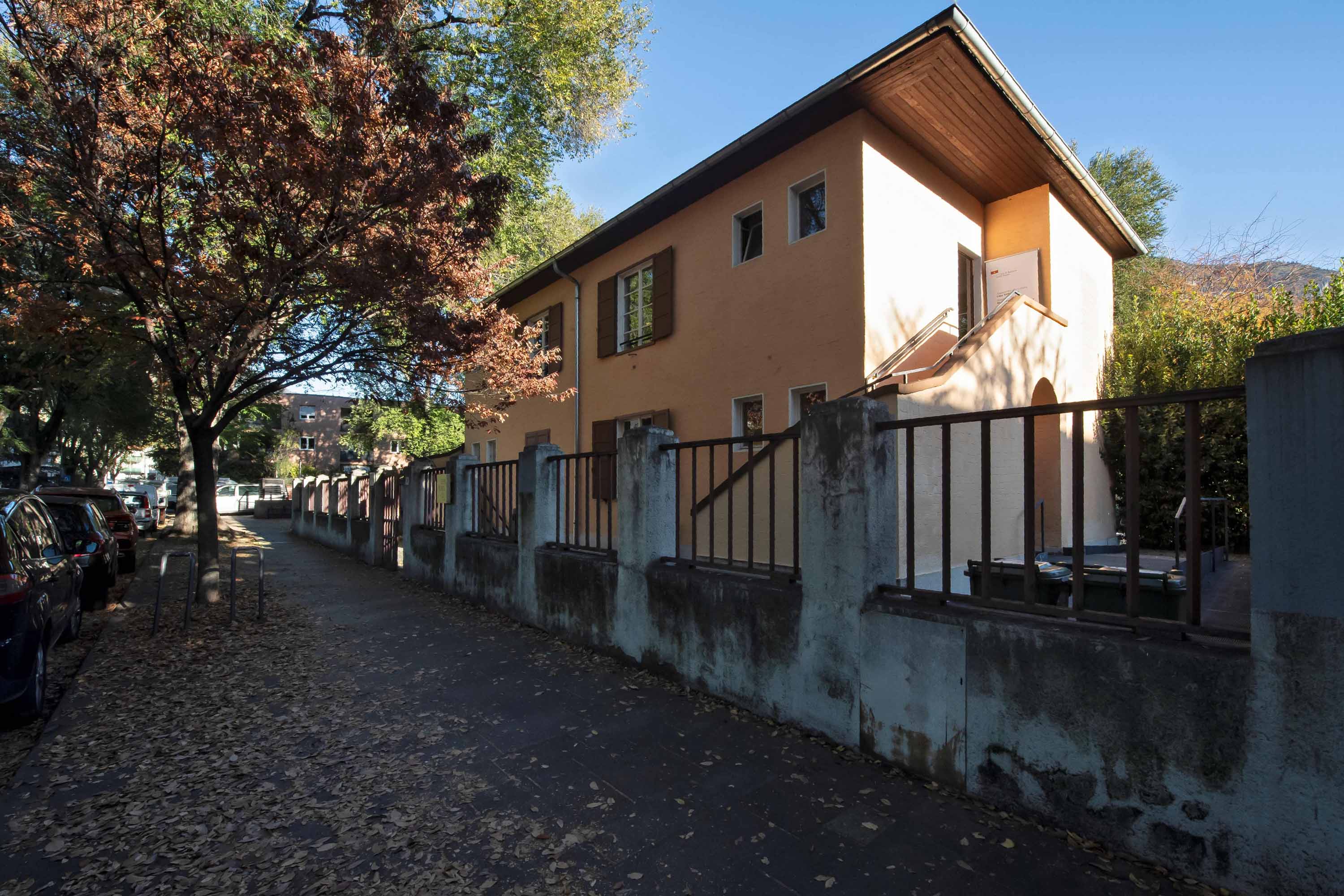 Semi-rural House. Photo Seehauser