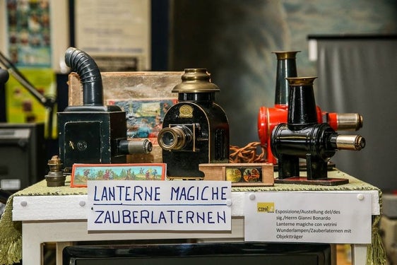 Ciné Museum, Bolzano, lanterne magiche. Foto Ciné Museum