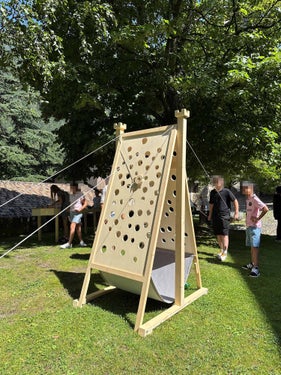 Internationaler Museumstag auf Schloss Tirol: mittelalterliche Holzspiele. Foto Schloss Tirol