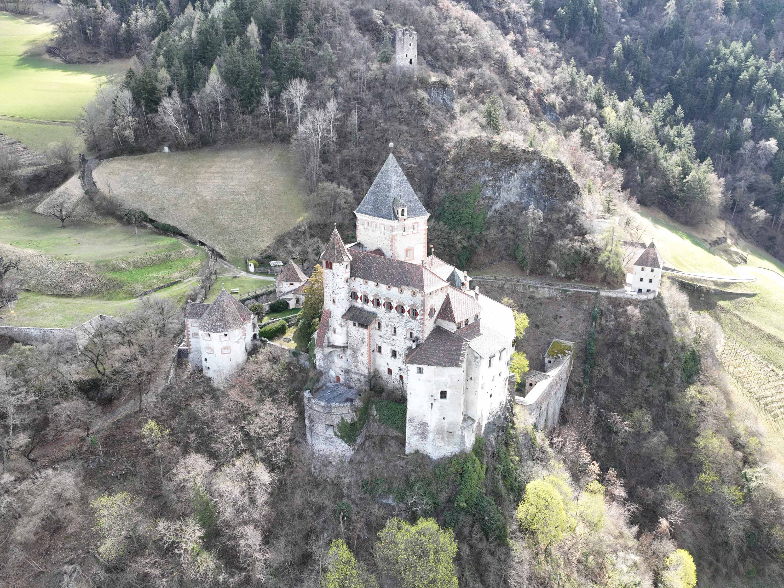 Museo dei castelli dell'Alto Adige Castel Trostburg, veduta esterna. Foto Georg Tappeiner