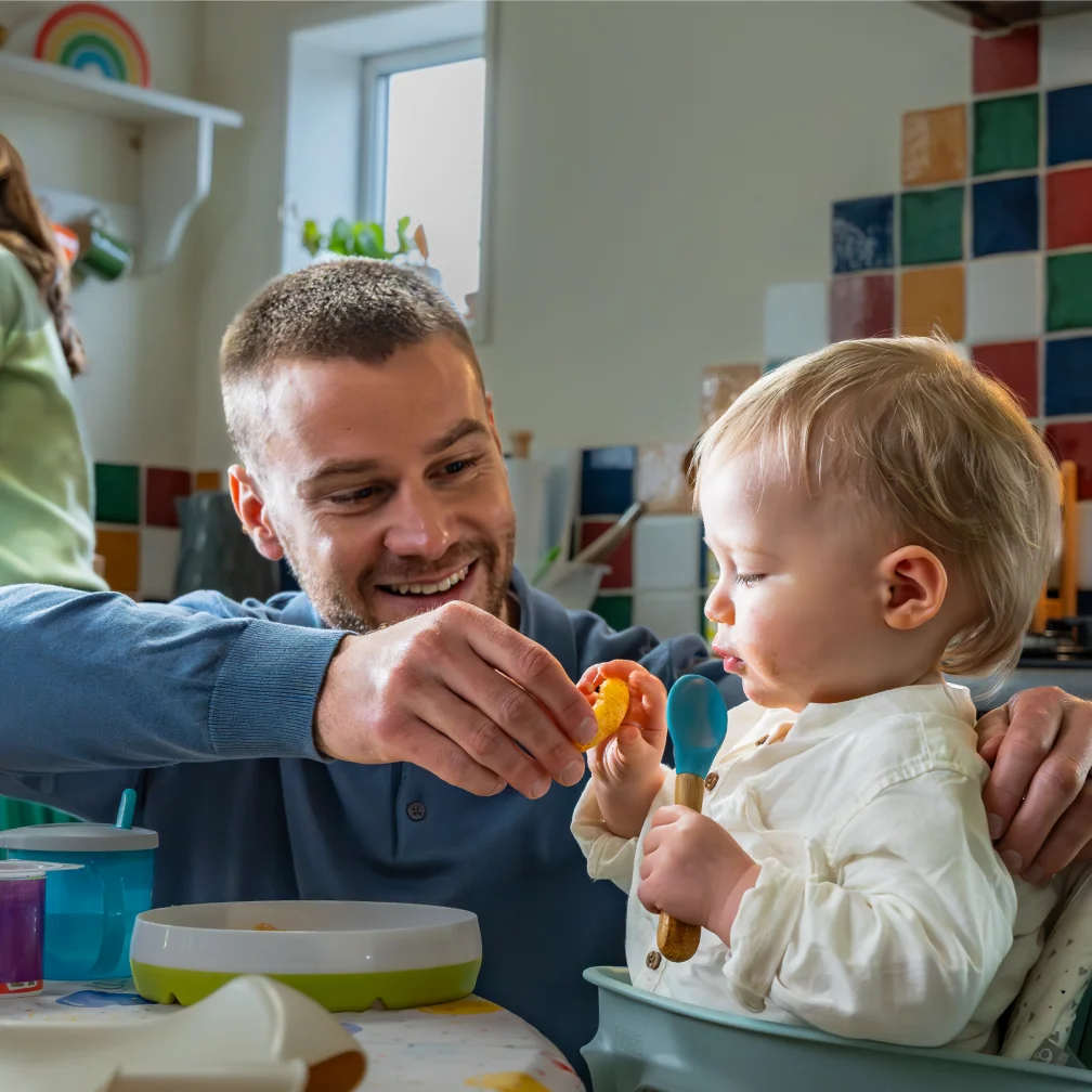 smart-insurance-uk-square-tvc-birthday-party-17.png