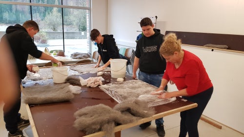 Workshop Filzen an der Winterschule Ulten. Fotos: FS Tisens