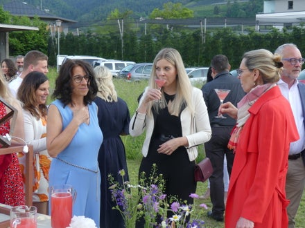 Abschlussdinner 2023- Aperitif im Freien. Foto: FS Tisens