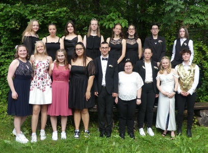 Die 4. Klasse beim Abschlussdinner 2023. Foto: FS Tisens