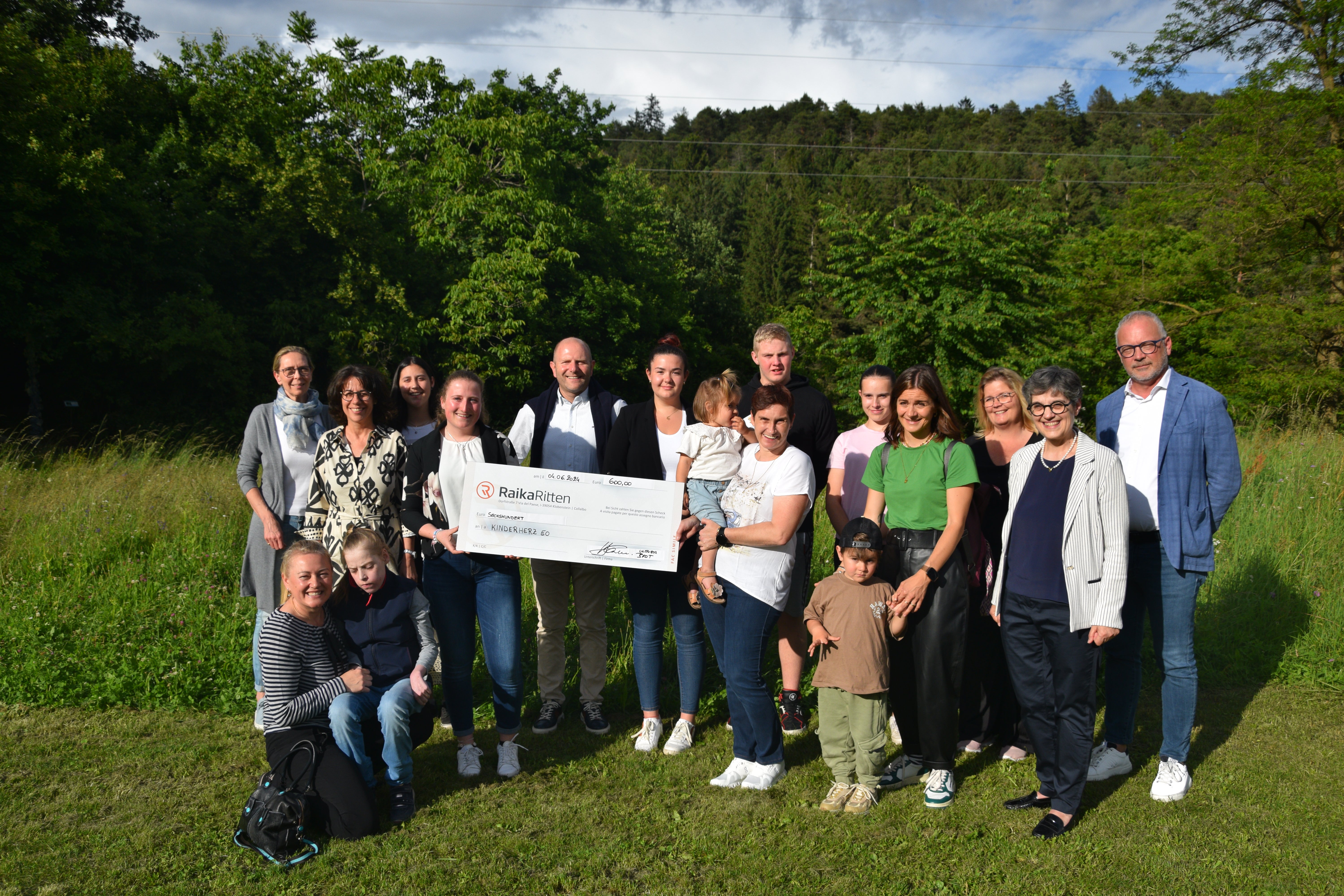 Scheckübergabe "Kinderherz". Foto: Florian Mair