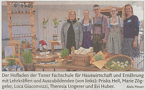 Tag der offenen Schule 2023, Hofladen mit Lehrkräften und Auszubildenden. Foto: FS Tisens