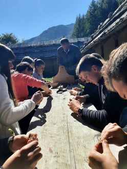 archeoParc, Schnals – Durch Mark und Bein – Schmuck aus Hirschgeweih Foto: FS Tisens