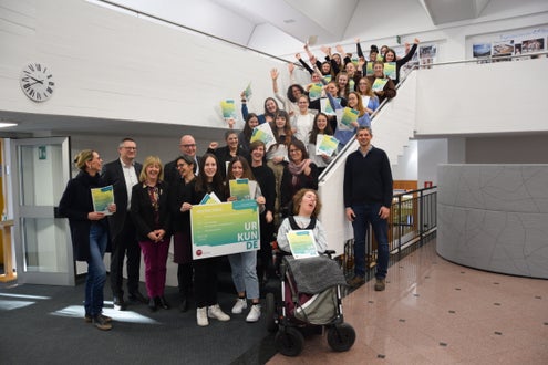 Preisverleihung Wettbewerb politische Bildung 2. Klasse. Foto: FS Tisens