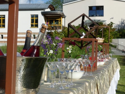 Abschlussdinner 2023- Aperitif im Freien. Foto: FS Tisens