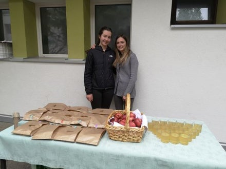 Anja Zöschg und Leonie Breitenberger,Klasse 2A der FS Tisens. Foto: FS Tisens