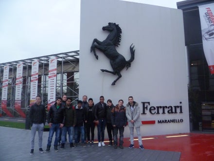 La classe di fronte allo stabilimento Ferrari