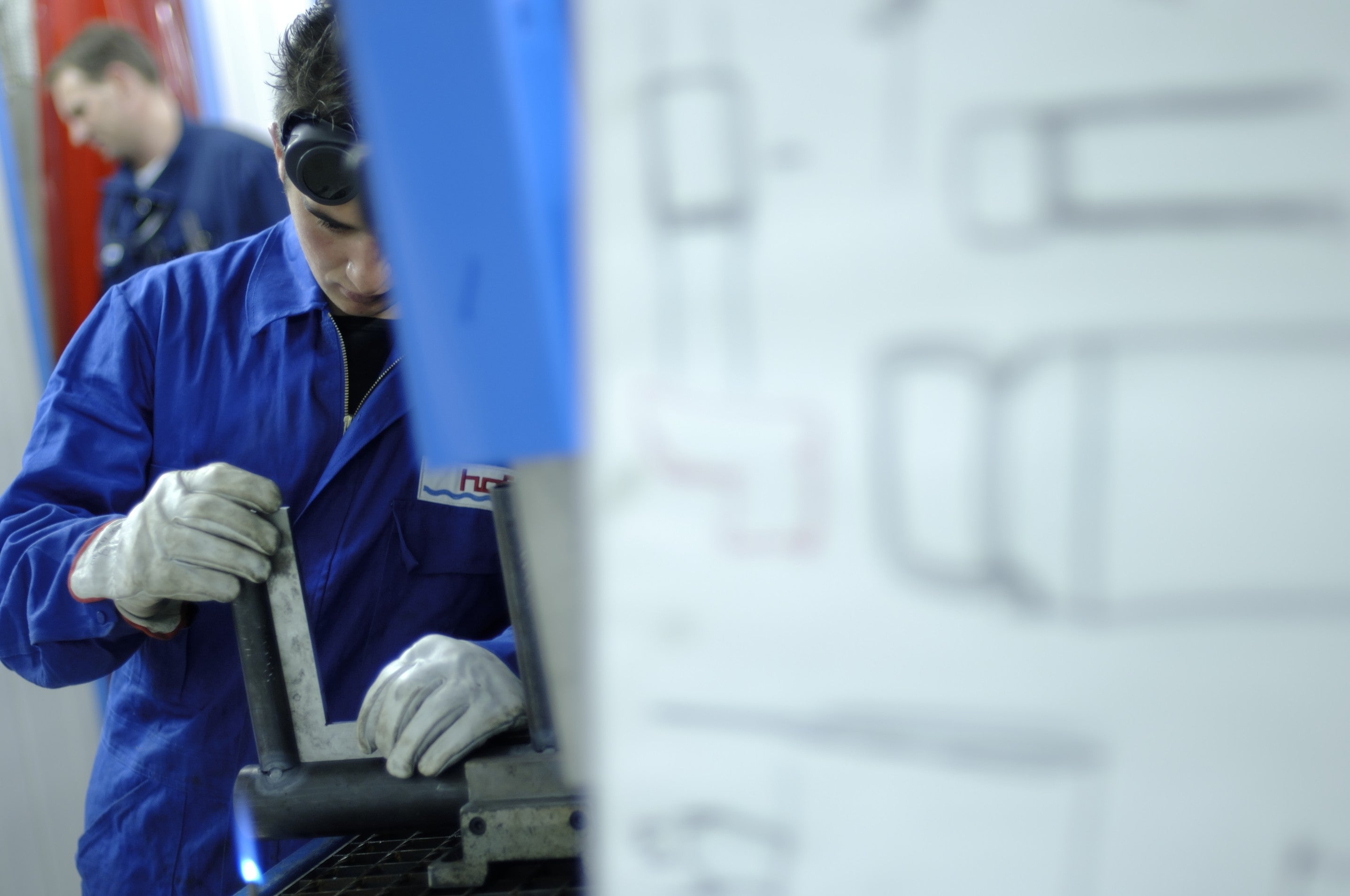 Immagine officina apprendista idraulico