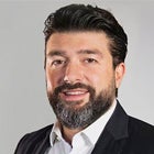 Foto frontale di Alireza Parandian