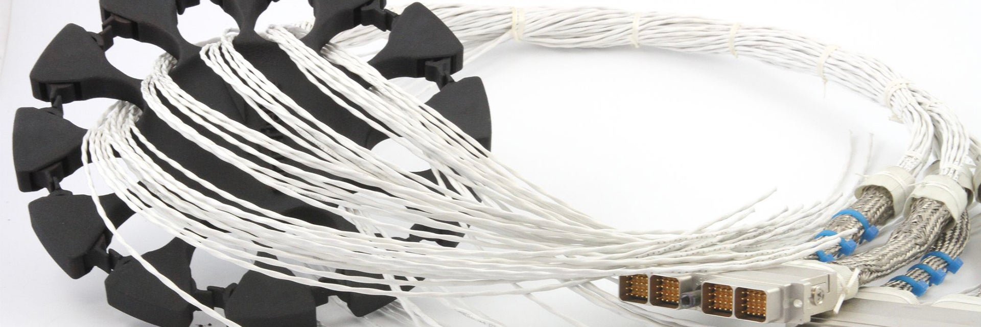 Ruota girevole per cavi Fokker Elmo stampata in 3D con cavi inseriti