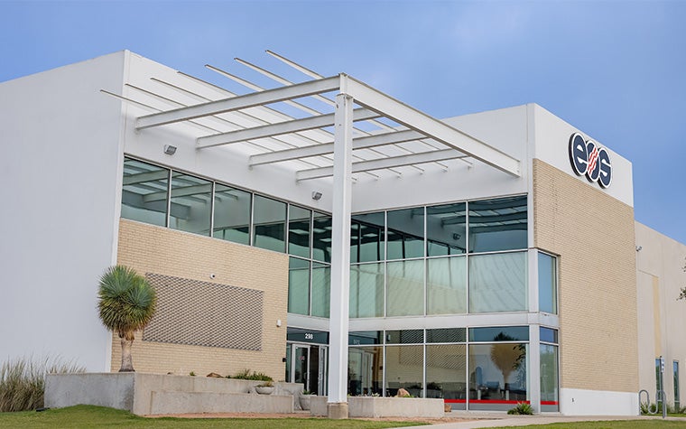 Vorderansicht des EOS 3D‑Druckzentrums in Pflugerville, Texas.