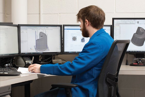 PCで作業するカーペンターアディティブ