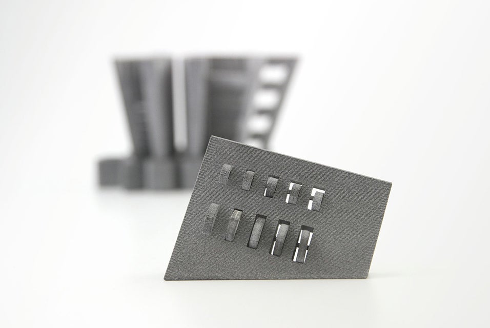 Ein Teil, das mit dem HP Multi Jet Fusion-Drucker in 3D gedruckt wurde