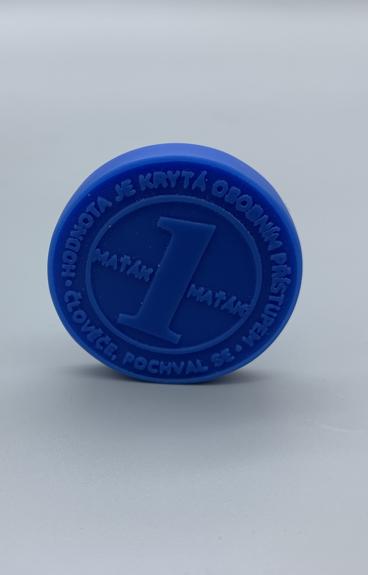 Close-up view of one 3D-printed Materialise Matak coin