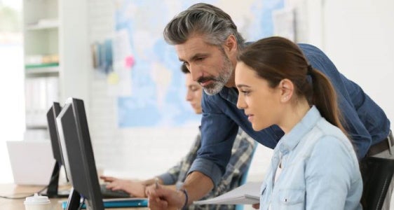 Persone al PC (Foto SIAG)