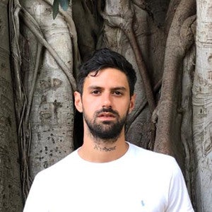 Auch Tinder ist sprachlich getrennt.