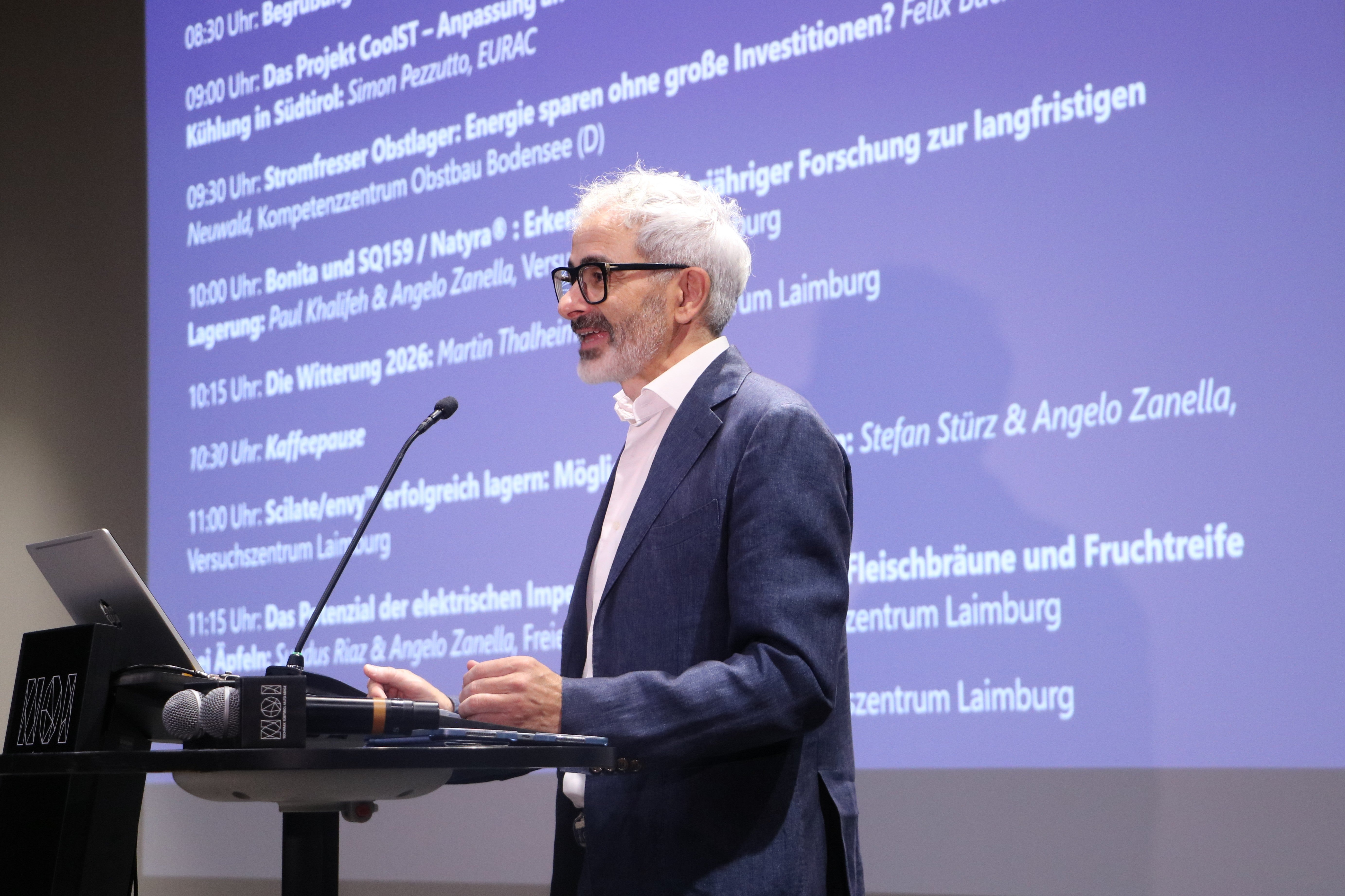 Fig. 1: Michael Oberhuber, Direttore del Centro di Sperimentazione Laimburg all’inaugurazione della 27. Edizione del Convegno sul Postraccolta.
© Laimburg Research Centre/agnese martinelli