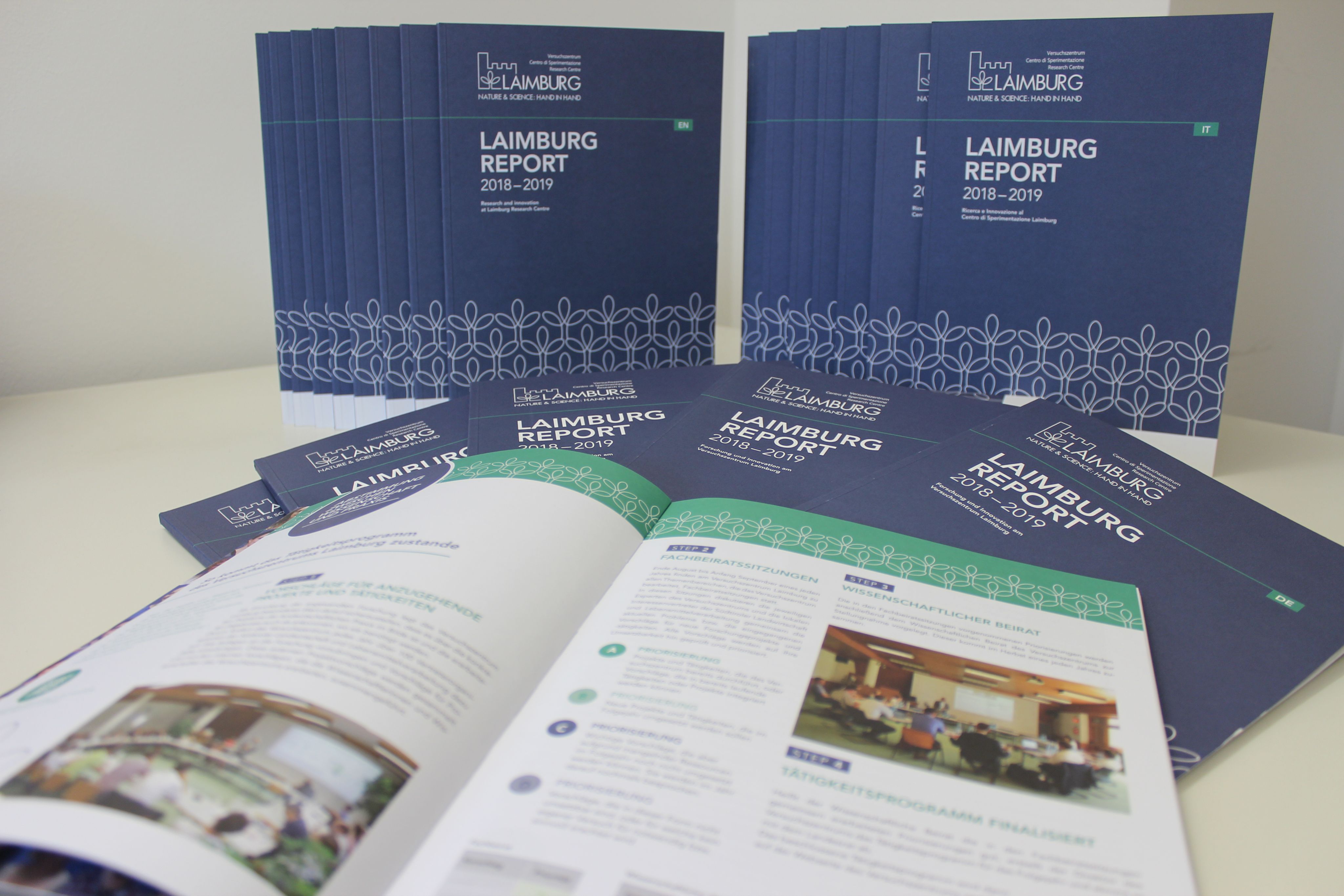 Der Laimburg Report 2018–2019 informiert über aktuelle Forschungsergebnisse des Versuchszentrums Laimburg. ©Versuchszentrum Laimburg/Franziska Maria Hack