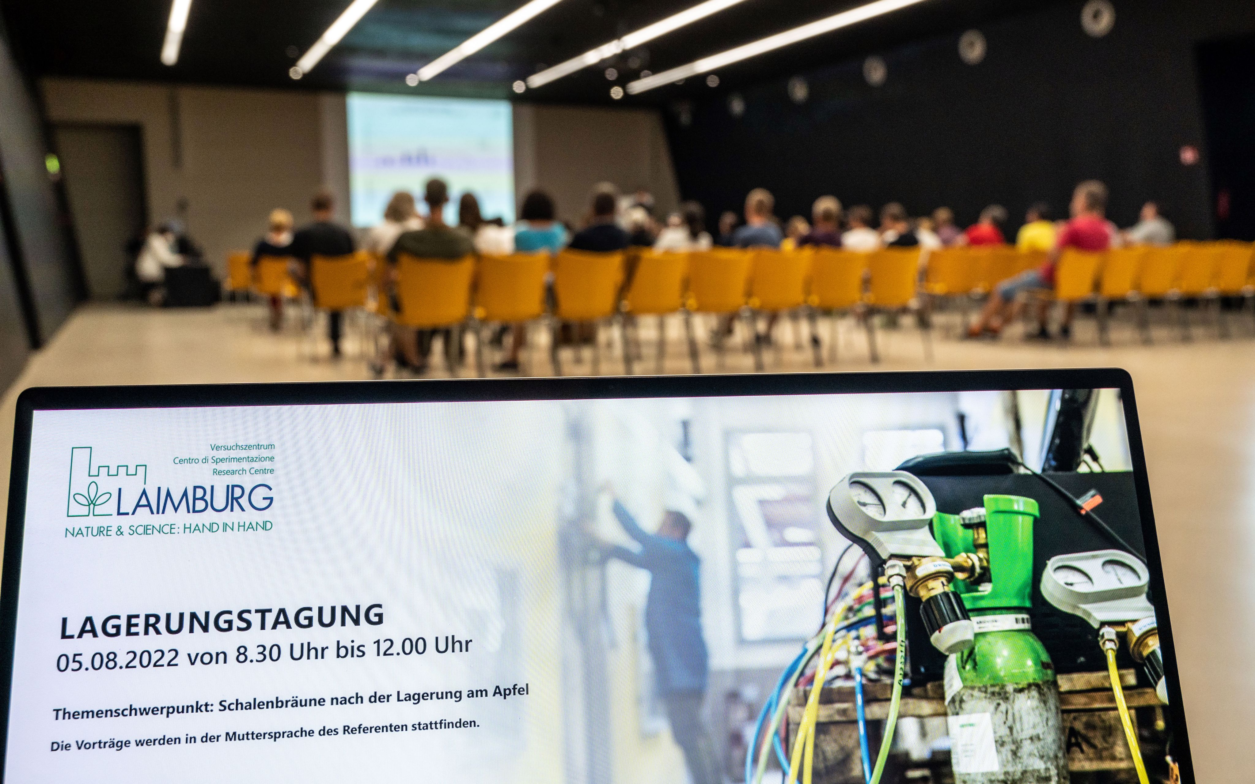 Abb. 1: Rund 100 Interessierte nahmen an der Lagerungstagung 2022 teil. © Versuchszentrum Laimburg/alex rehbichler