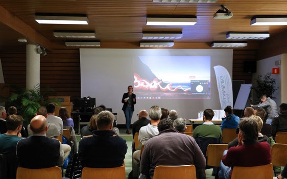 Fig. 1: Introduzione all’evento da parte di Sabine Öttl, responsabile dell'Istituto della Salute delle Piante: © Laimburg Research Centre/agnese martinelli