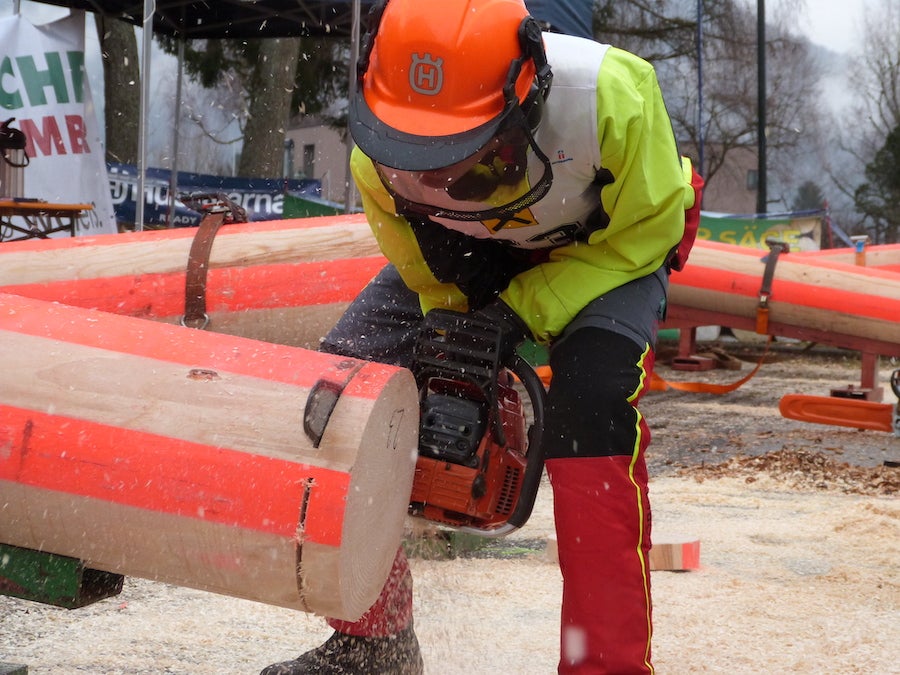 Schüler beim Kombinationsschnitt
