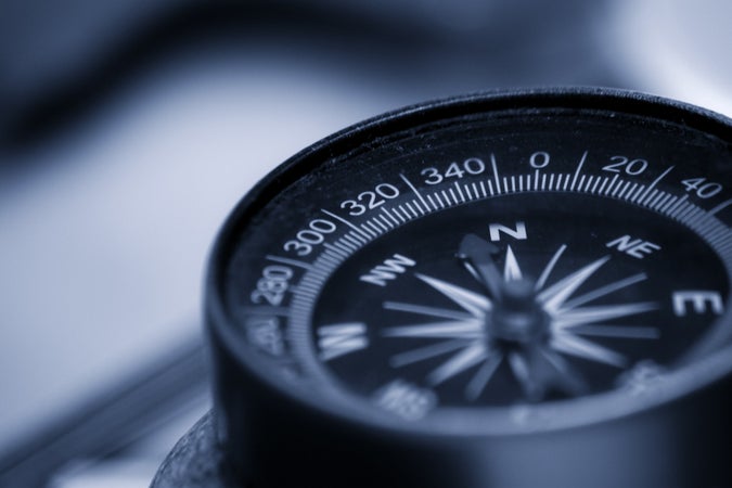  Compass pointing approximately north. Image by Mario Aranda from Pixabay 