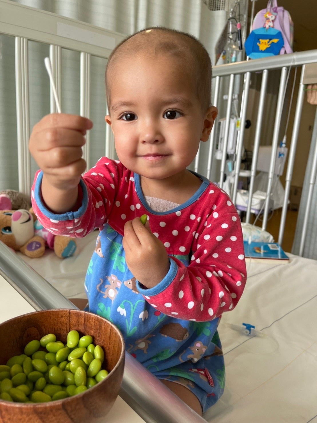 Flaminia eating beans.