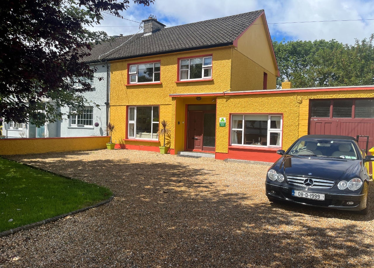 Front view of property