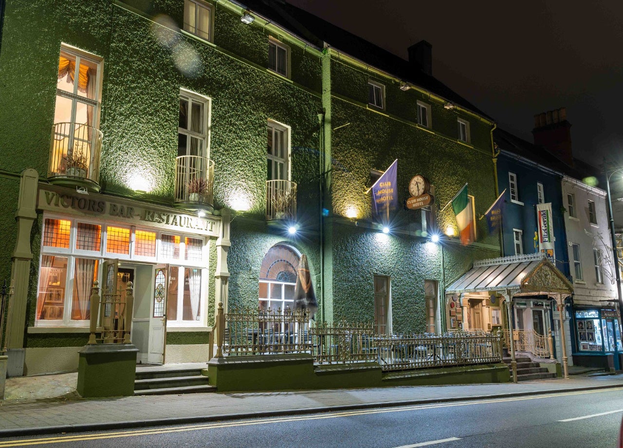 Front view of property