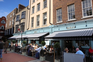 Bailey Bar & Café