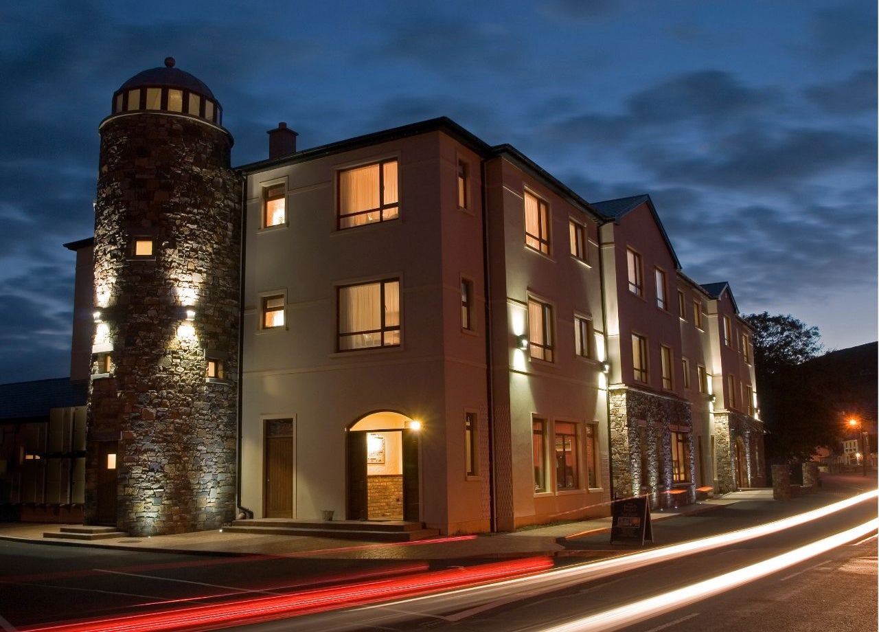 Front view of property