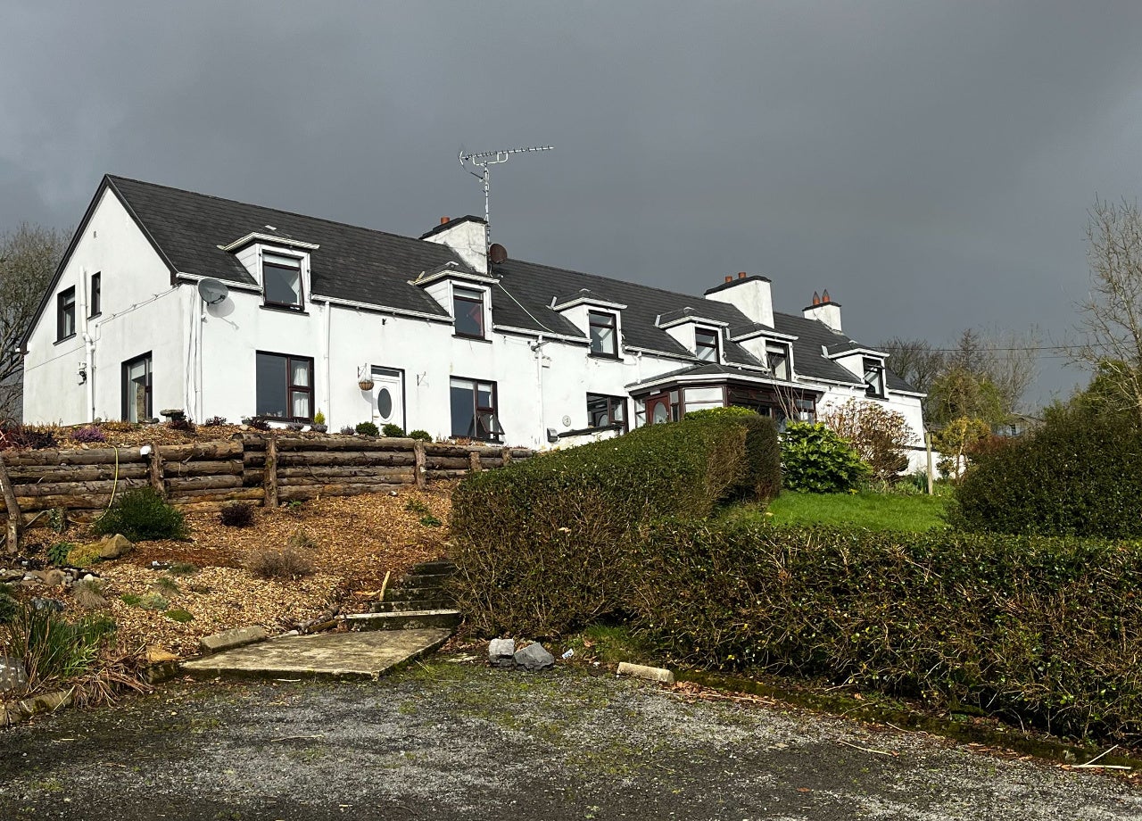 Front view of property