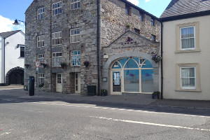 Crew's Restaurant & Accommodation