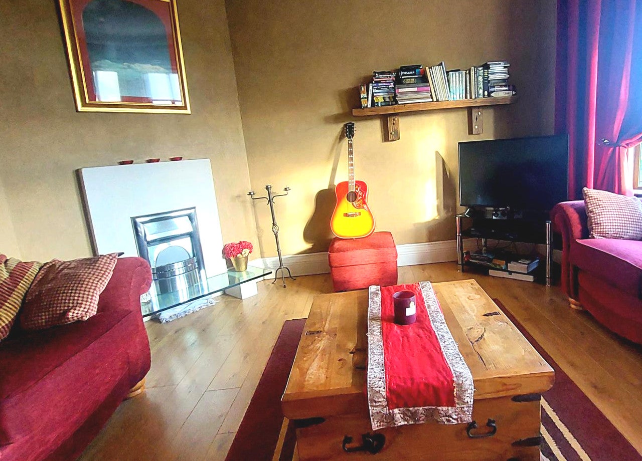 Sitting room with seating area